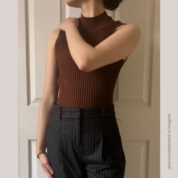 Burgundy Ribbed Sweater Tank Top with Collar by Ophelia Roe, Women’s size S - Picture 5 of 6